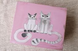 Pudełko malowane - Koty w jasnym różu