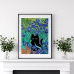 Plakat z czarnym kotem - Irysy Van Gogha - prezent dla kociarza