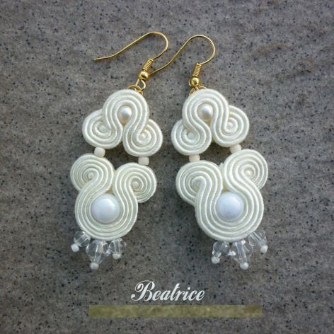 Kolczyki sutasz ecru