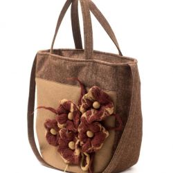 Anardeko 2014-015: Brązowa torebka z miękkiego filcu z motywem kwiatowym