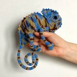 Niebiesko-brązowy kameleon szydełkowy - 