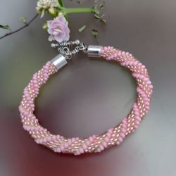 Bransoletka Z Różowych Koralików Sznur Z Serduszkiem 25.17