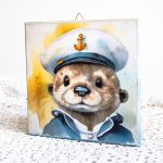 Obrazek kwadratowy - portret - Kapitan Wyderka - Masz w domu puste ściany? Szukasz pomysł na ich udekorowanie? A może wybierasz się do wnuczka czy innego chłopczyka i szukasz ciekawego drobiazgu? Oto nasza grafika z Kapitanem statku - Panem Wyderką Obrazek został przeniesiony na kwadratową deseczkę z md