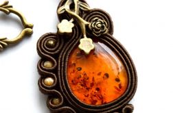 Wisiorek sutasz bursztyn koniakowy