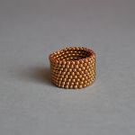 Pierścionek koralikowy brąz - pierścionek z koralików