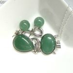 Awenturyn zielony, wisiorek z kotkiem i kolczyk, zestaw biżuterii - 