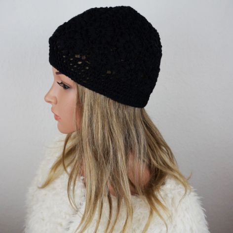 Czapka ręcznie robiona czarna