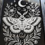 Podświetlana ramka LED z grawerem na szkle ⭐ Ćma  - Wyłączone podświetlenie LED