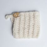 Kubek w sweterku - kremowy - sweterek zapinany na guzik