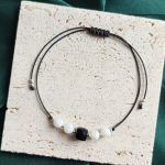 "Wiki" - bransoletka z naturalnymi kamieniami. - prosta w formie