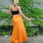 spódnica z kieszenią, pomarańczowa - tył spódnicy