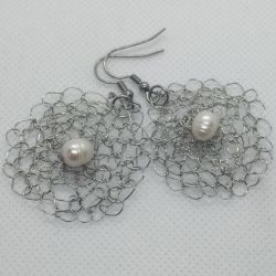 Kolczyki szydełkowe z naturalną perłą