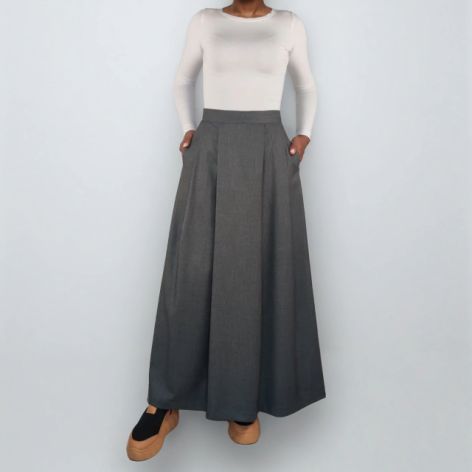 Szara spódnica maxi z ozdobnymi kontrafałdami