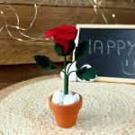 Mini kwiatuszek z filcu - róża - 