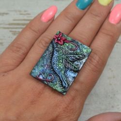 Duży kolorowy pierścionek "koliber"