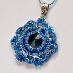 Wisiorek niebiesko-srebrny I