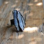Cyjanit rustykalnie - niebieski kamień