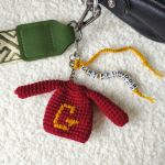 Brelok sweter Gryffindor , Brelok dla fanów Harry'ego Pottera - Breloczek wykonany jest z włóczki półbawełnianej.
