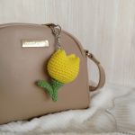 Brelok tulipanek, Brelok do kluczy, Zawieszka do torby, Brelok na prezent - Zapięcie - metalowy karabinek