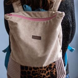 Beżowy plecak z suwakiem patchwork