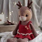 Jelonek w sukience, Prezent dla dziewczynki, Maskotka na prezent - Całkowita wysokość maskotki to około 37-38 cm.