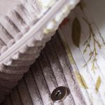 Patchworkowa składana kopertówka w jasnych barwach - 