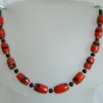 Naturalny czerwony koral robaczywka i onyks, unikatowy naszyjnik - 