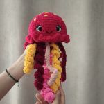 Duża meduza różowa, Maskotka meduza pluszowa, Prezent dla dziecka - Średnica głowy - około 18cm, całkowita długość z mackami to 33 cm.