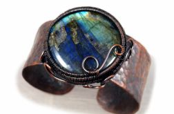 Szeroka miedziana bransoletka z labradorytem,