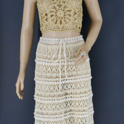 Szydełkowa spódnica  kolor ecru falbankami