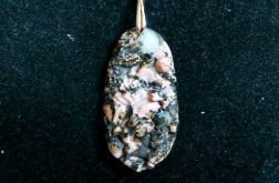 Rodonit naturalny, oryginalny wisiorek, płaskorzeźba