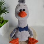 Duży gąsior pluszowy, Maskotka przytulanka, Prezent dla dziecka - Zabawka ma około 38 cm wysokości.