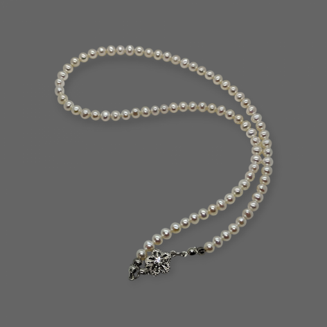 Luksusowy naszyjnik z białych pereł 