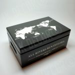 Skrzynia/kufer z wieczkiem czarny z mapą świata - kufer