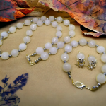 Komplet biżuterii z mistycznego białego jadeitu - Komplet  naszyjnika,bransoletki i kolczyków z jadeitu