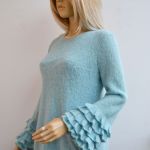 Miętowy pulower / sweter z falbankami - na drutach