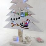 Drewniana choinka Renifer i Mikołaj -20 led - 