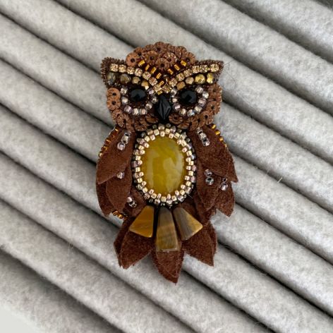 Broszka Sowa z kamieniami naturalnymi
