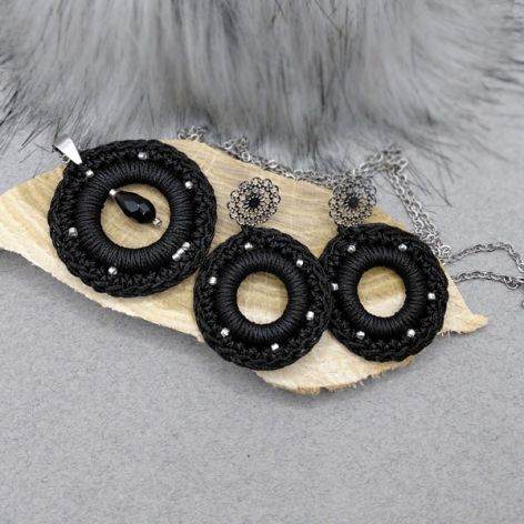 „LINDA” szydełkowy komplet