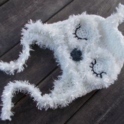 Śpiąca sówka śnieżna