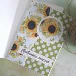 Kartka urodzinowa ze słonecznikami - Jasnokremowe wnętrze kartki i