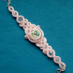 Pudrowy róż Bransoletka sutasz