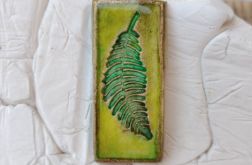 Leśna Paproć – ręcznie malowany wisiorek z glinki