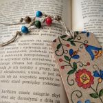 zakładka z haftem kaszubskim - awers - detale