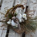 Stroik wielkanocny na stół naturalny - Ozdobny ptaszek i suszone kwiaty