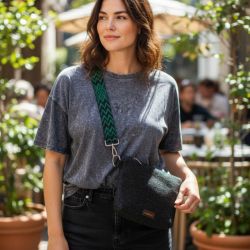 Grafitowa pleciona kopertówka