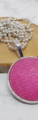 Medalion - Różowy wzorek - Fabricate