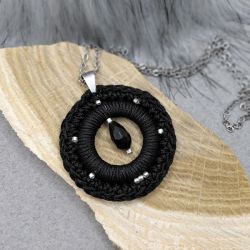 „LINDA” szydełkowy wisiorek