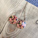 Kolczyki z grafiką pokryte żywicą - Jesienny Szept - 1