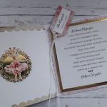 Kartka na roczek dla dziewczynki z misiem, personalizacja - Wnętrze kartki z życzeniami